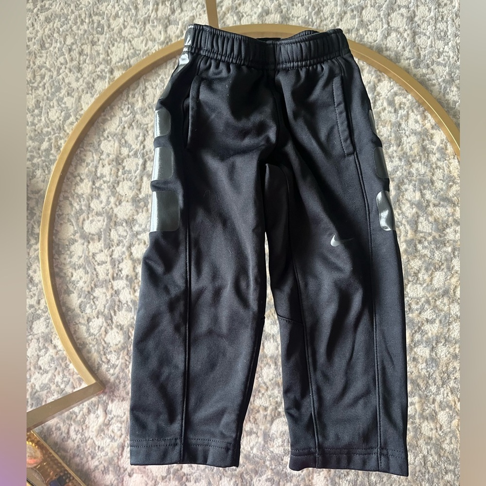 Euc Nike Elite Kids Therma-Fit Black Athletic Sweat Pants, 3t